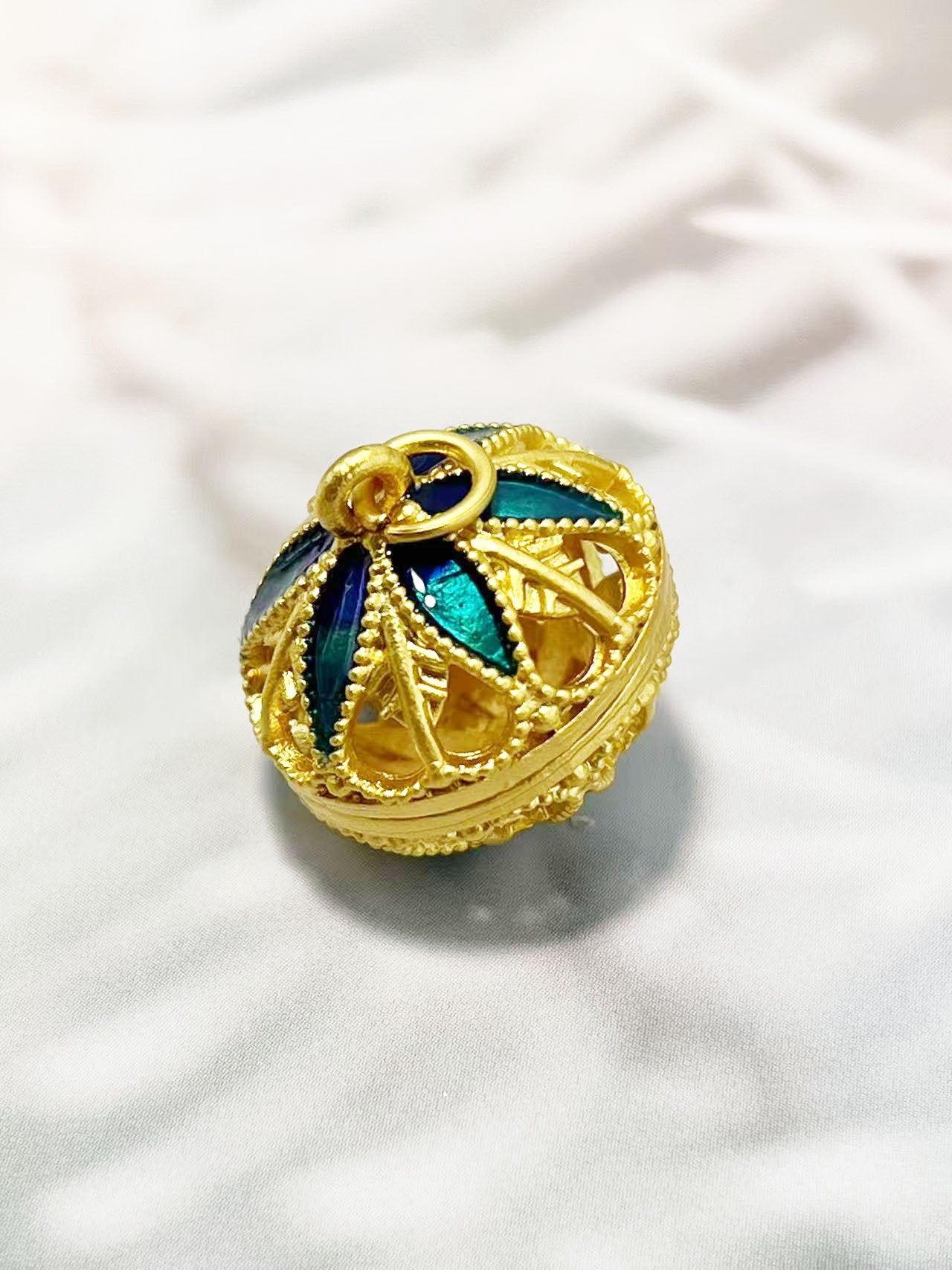 ✨アンティーク宮廷風透かしエナメルフラワーペンダント 18mm✨