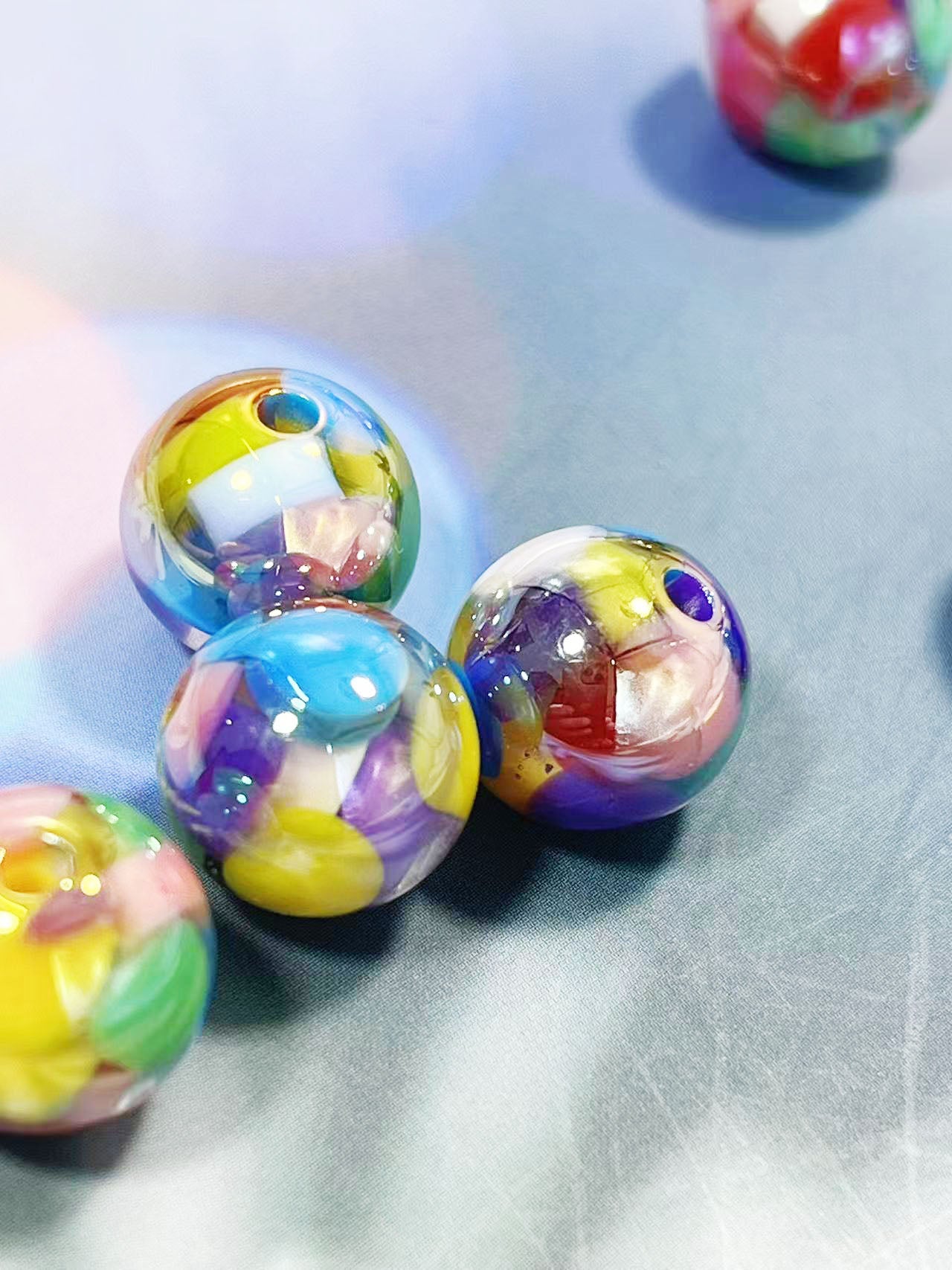 《万華鏡ビーズ》シリーズ・五彩の夢色きらめくアートレジンビーズ(14mm)