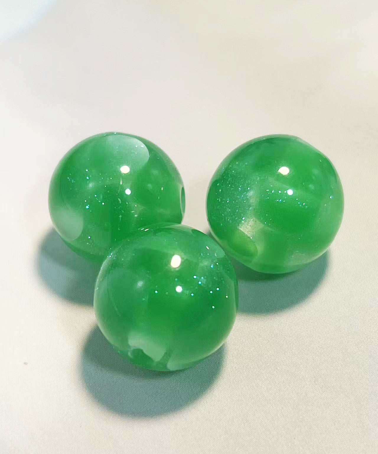 16mm魔法樹脂ビーズ「深い夢幻」グリーン系