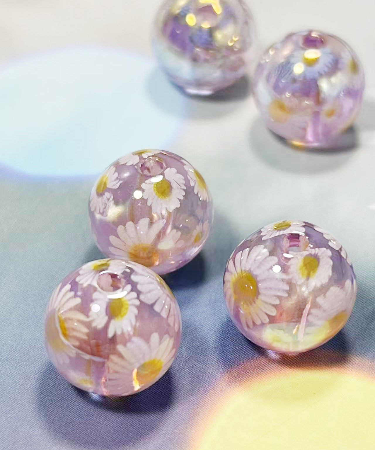 16mm鏡花水月シリーズ|No.20薄紫・マーガレット|幻想モチーフ入りレジンビーズ