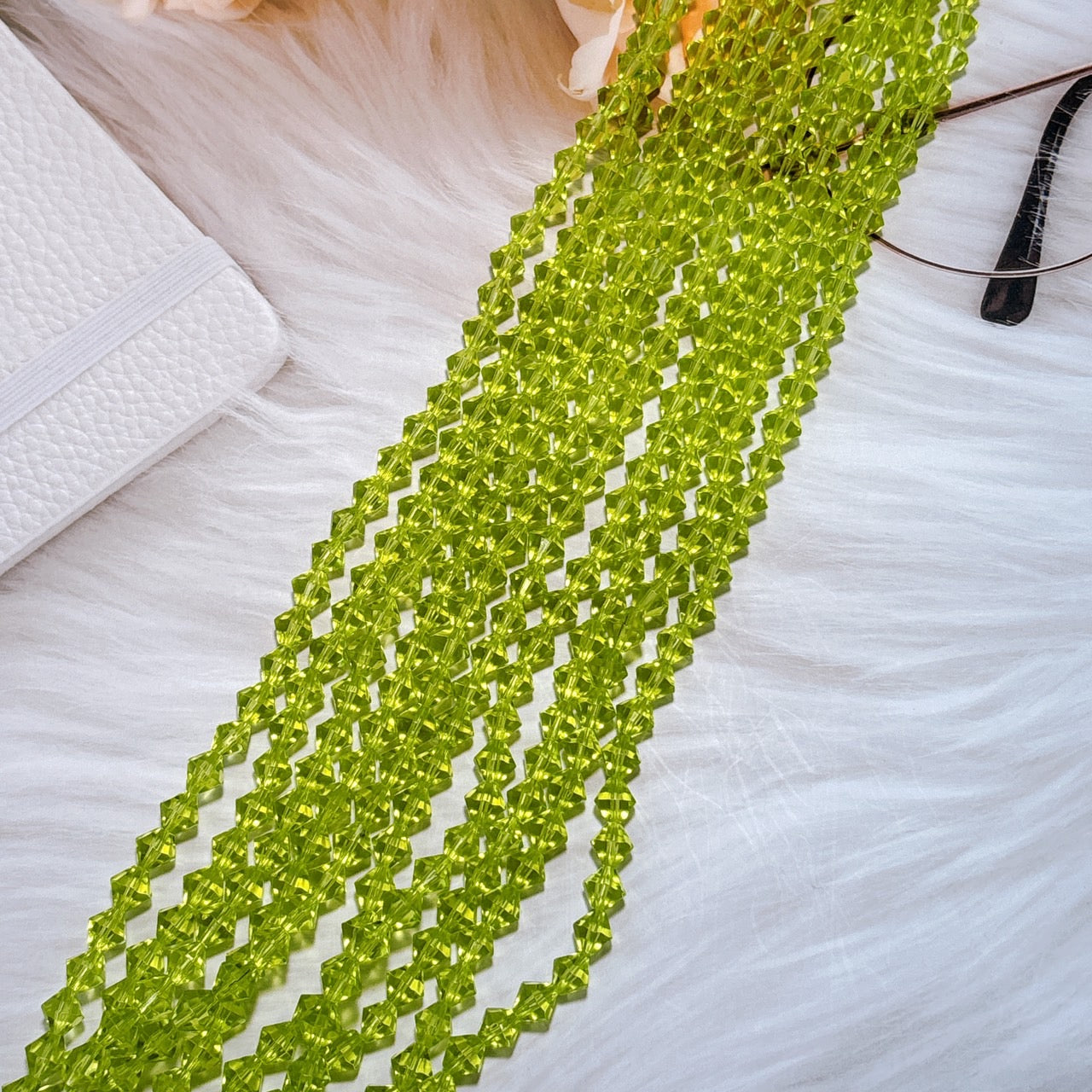 ガラスビーズ 黄色 6㎜ (10連)