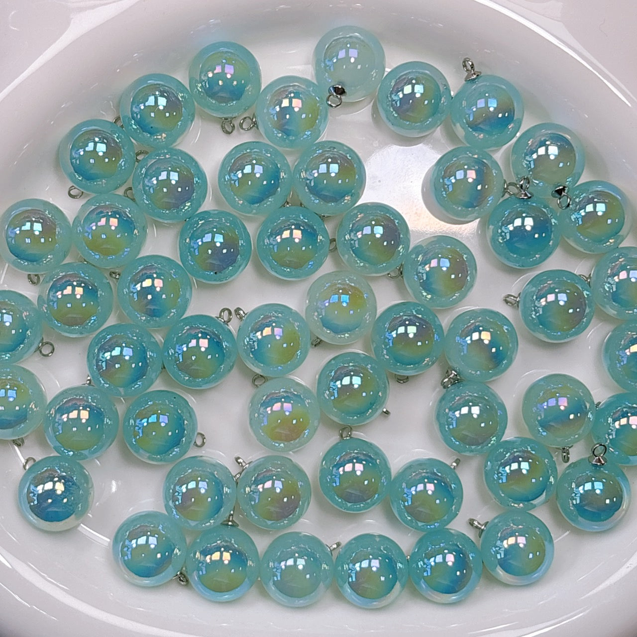 ミルキーグロウシリーズ No.1アクア カン付き光学ビーズ 16㎜