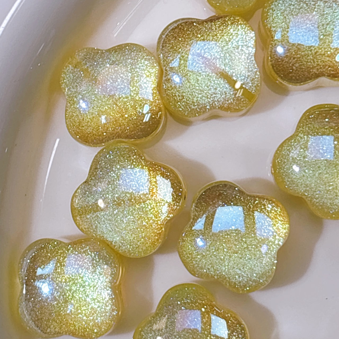 ティンカー♧クローバーシリーズ No.2イエロー 光学ビーズ 17㎜