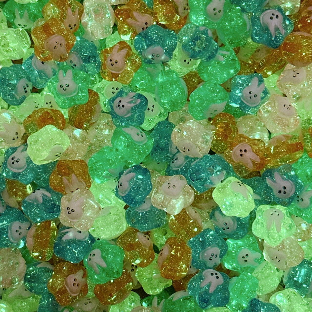 【特価】夜光 スターうさぎビーズ 15×16㎜ (100粒)