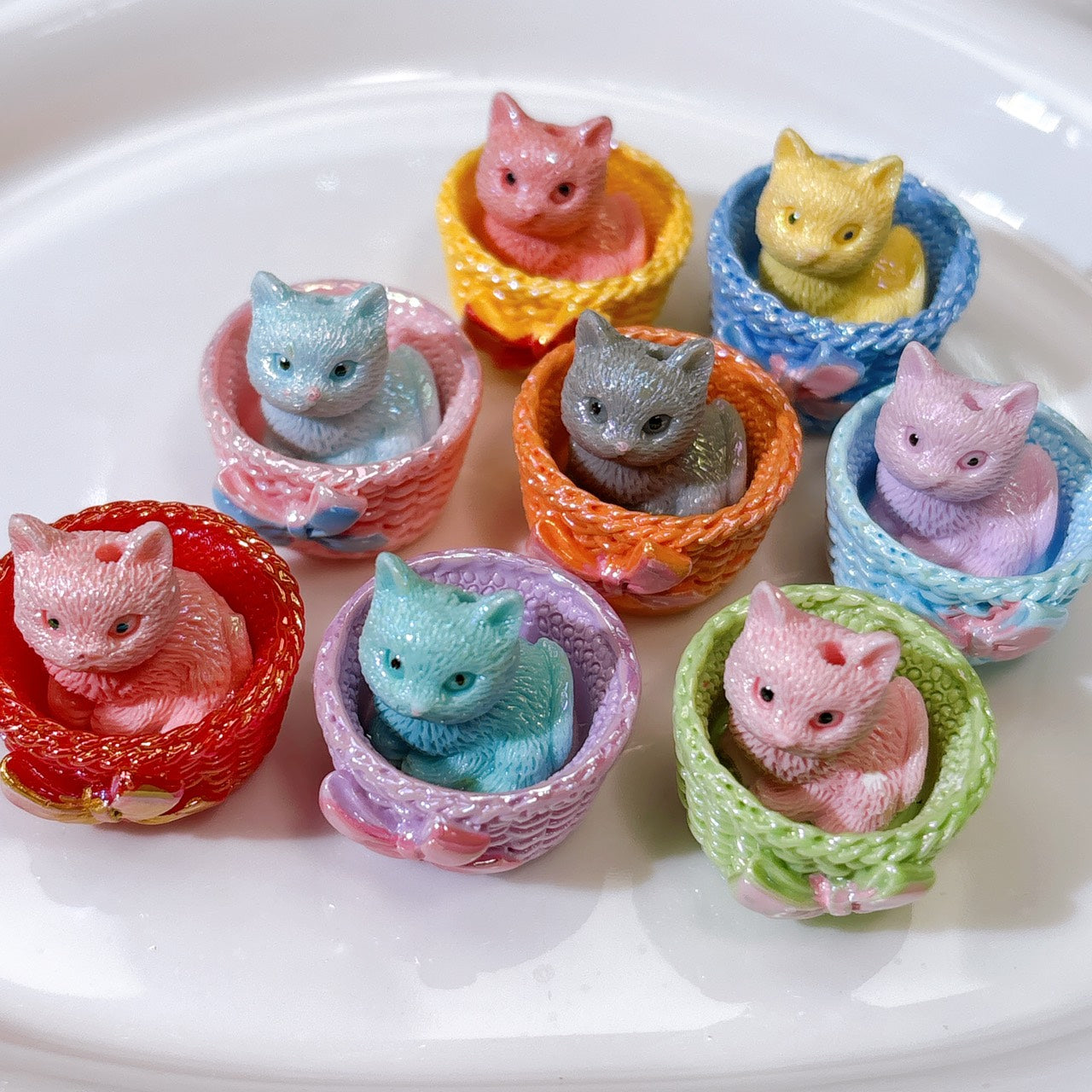 カゴに入った猫ちゃん ビーズ 25×26㎜