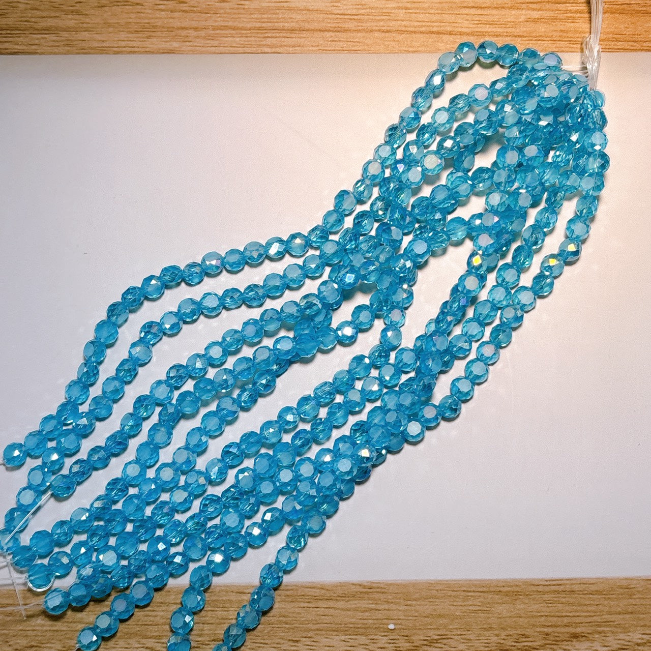 【特価】高品質 多面カット ガラスビーズ 水色系 (5㎜)