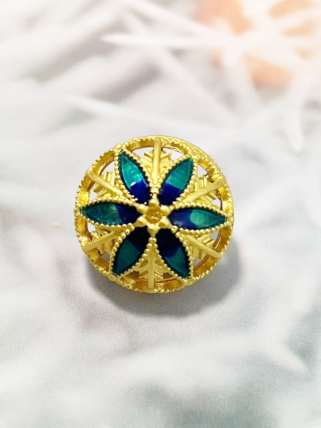 ✨アンティーク宮廷風透かしエナメルフラワーペンダント 18mm✨