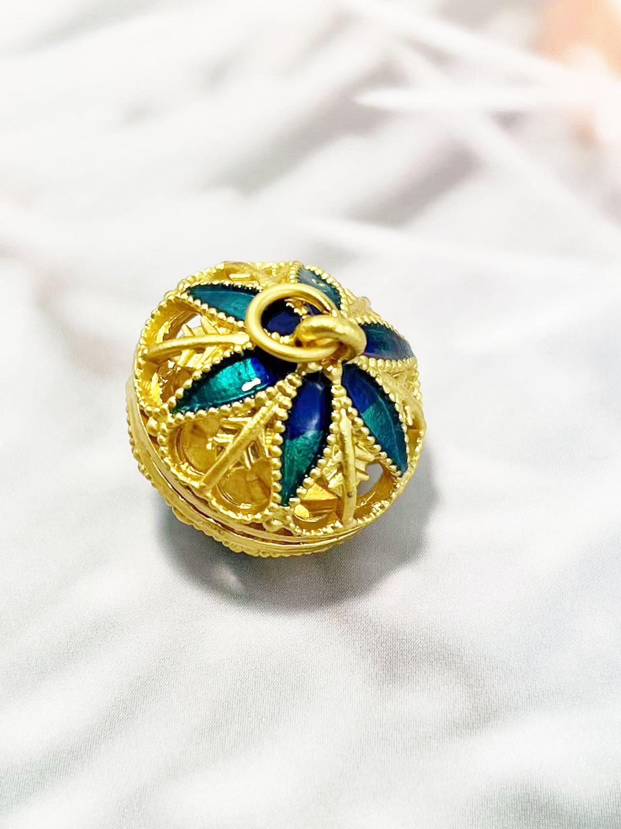 ✨アンティーク宮廷風透かしエナメルフラワーペンダント 18mm✨