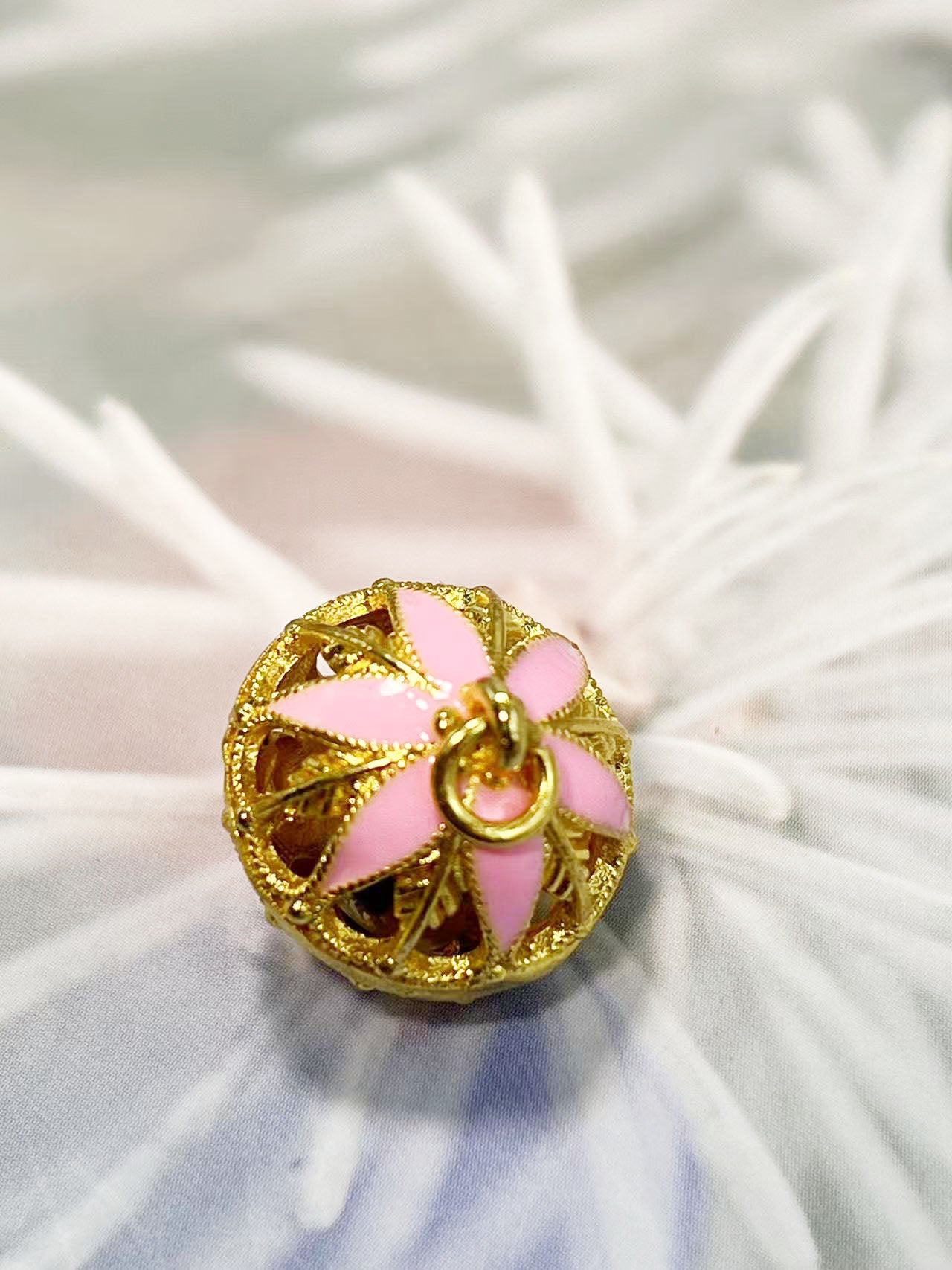 ✨アンティーク宮廷風透かしエナメルフラワーベル 18mm✨