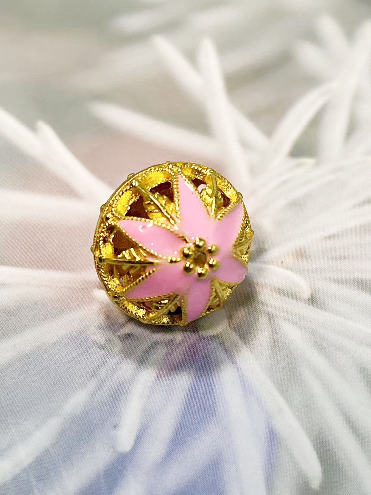 ✨アンティーク宮廷風透かしエナメルフラワーベル 18mm✨