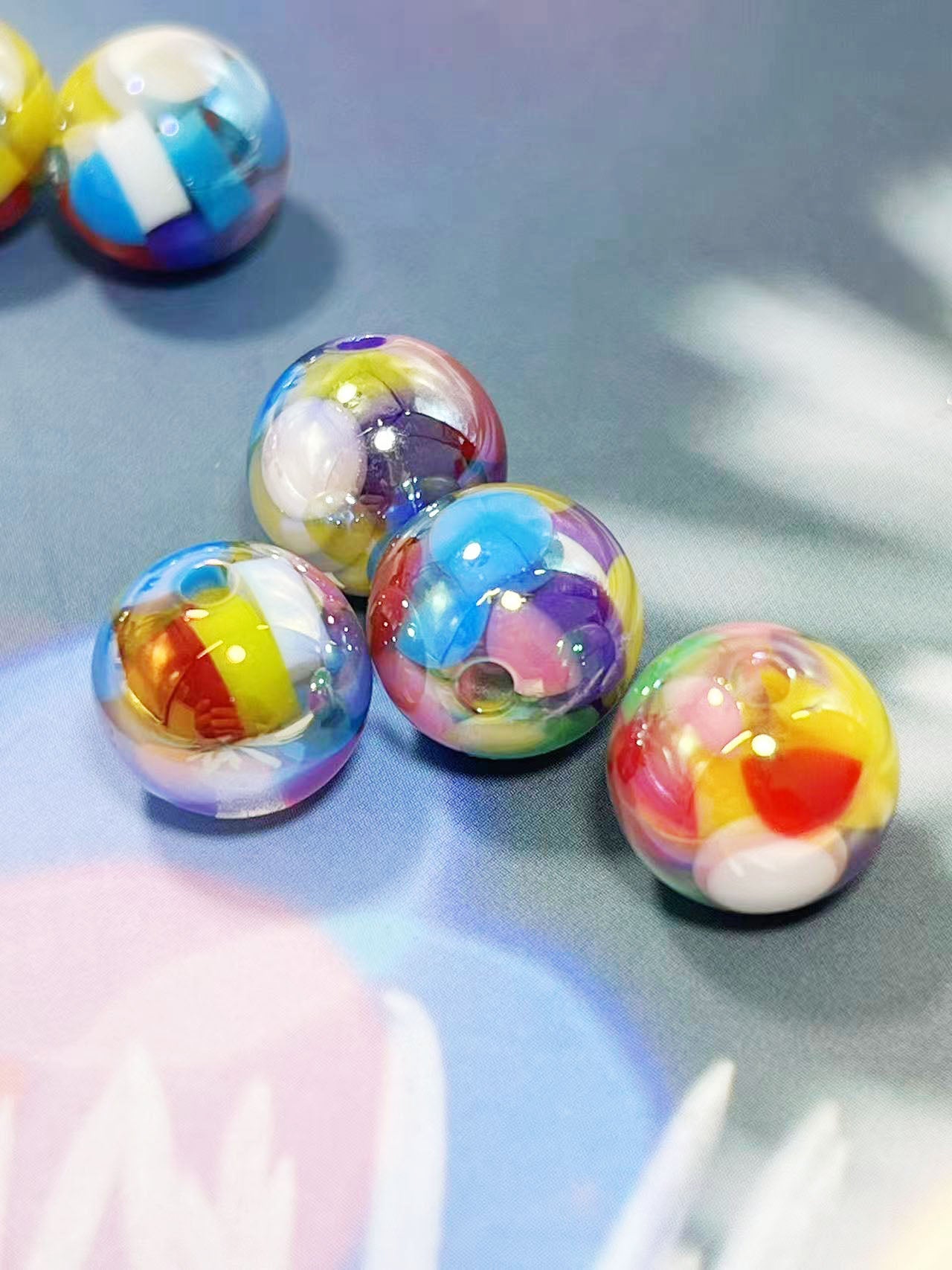 《万華鏡ビーズ》シリーズ・五彩の夢色きらめくアートレジンビーズ（14mm）