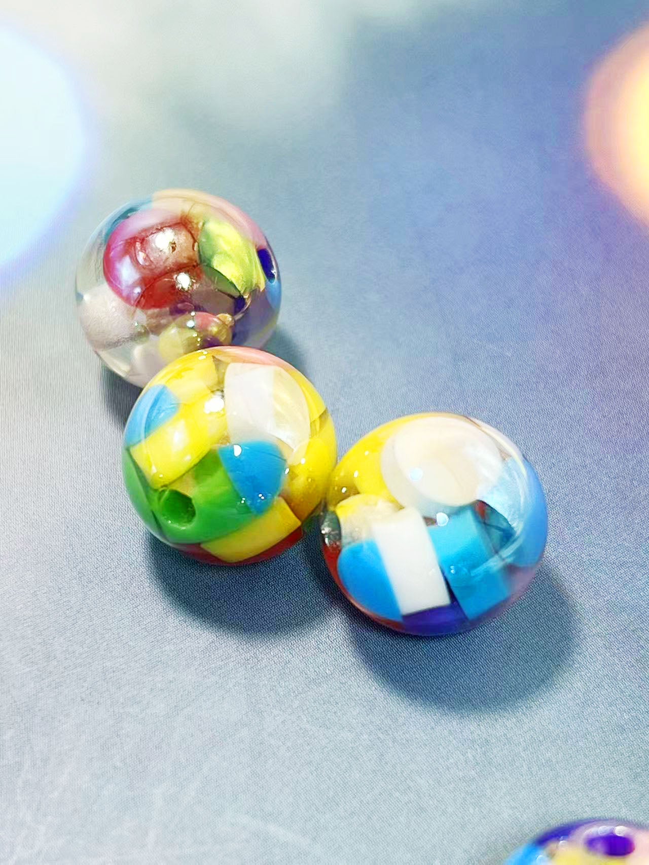 《万華鏡ビーズ》シリーズ・五彩の夢色きらめくアートレジンビーズ（14mm）