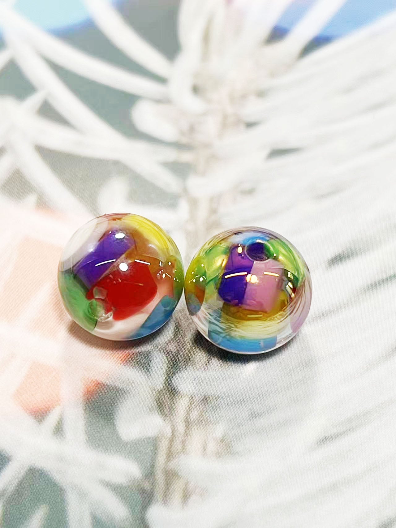 《万華鏡ビーズ》シリーズ・五彩の夢色きらめくアートレジンビーズ（14mm）