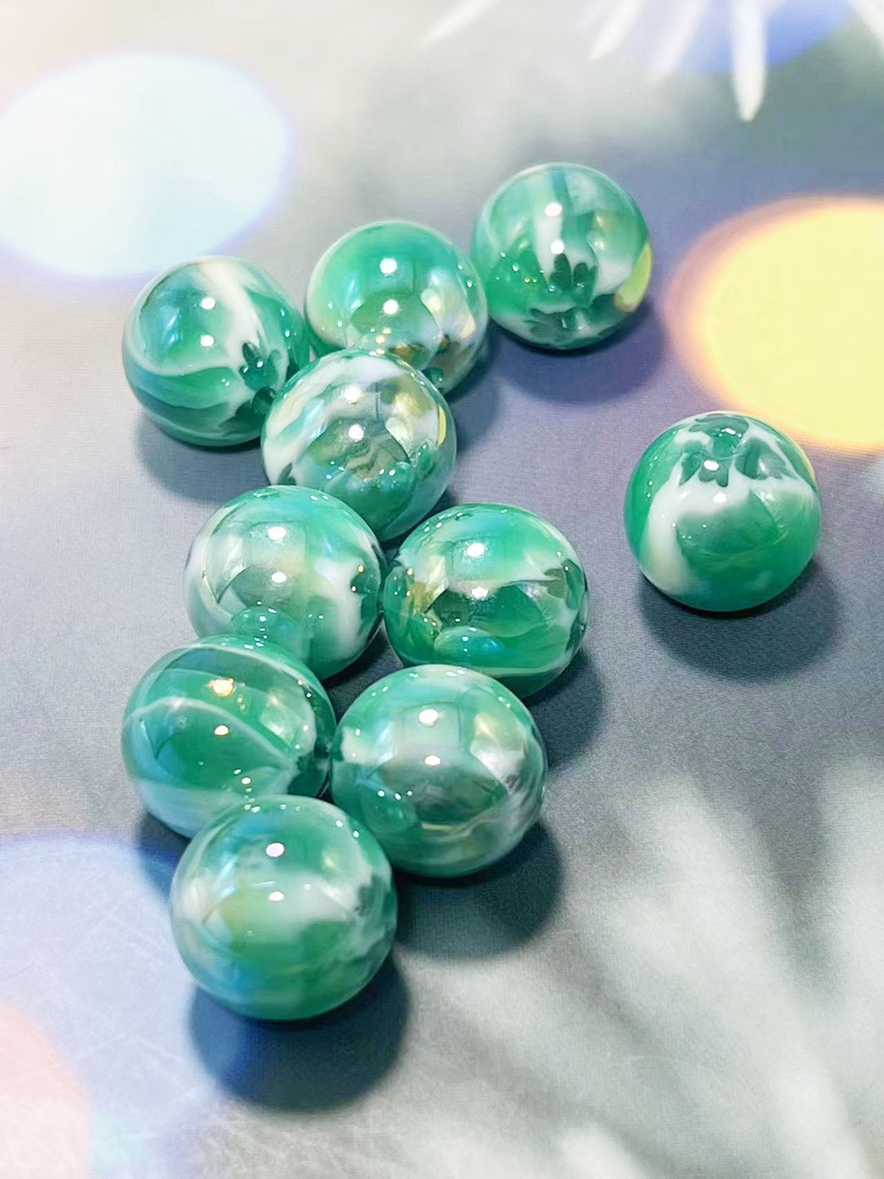 翡翠珠・清らかに輝く和風レジンビーズ（16mm）