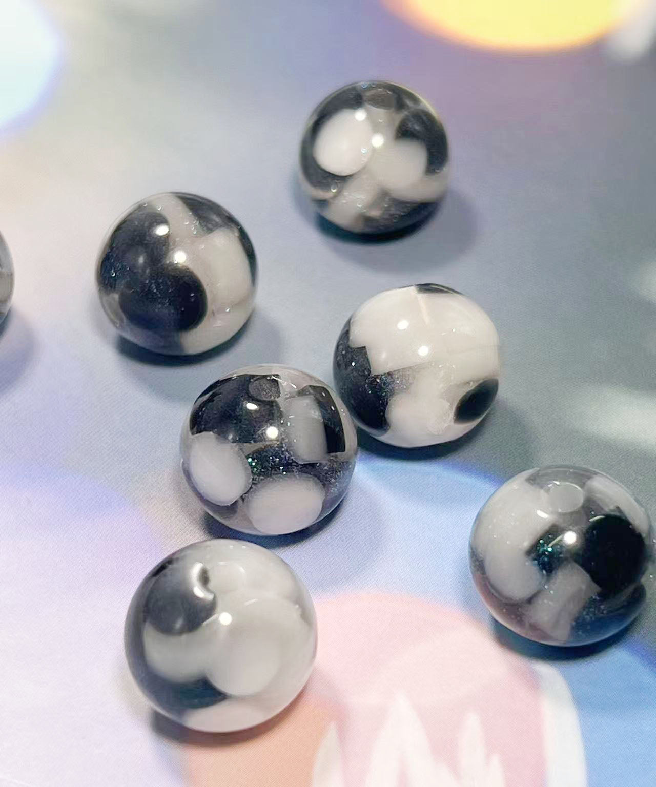 16mm魔法樹脂ビーズ「深い夢幻」ブラック系