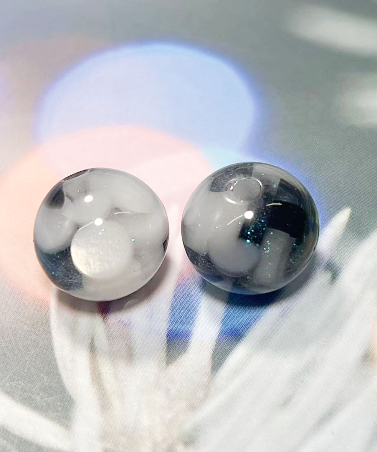 16mm魔法樹脂ビーズ「深い夢幻」ブラック系