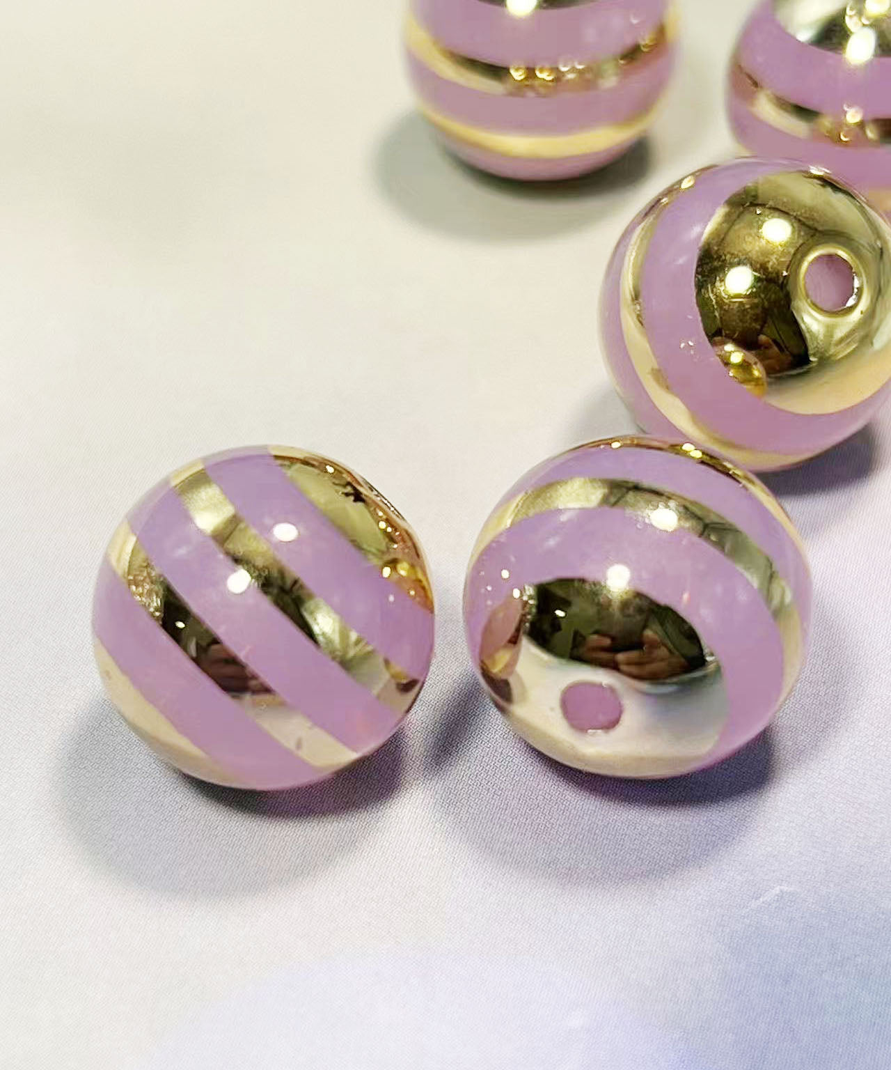 【晴空ストーリーシリーズ】｜ラベンダー×金彩ストライプビーズ・幻想的な輝き