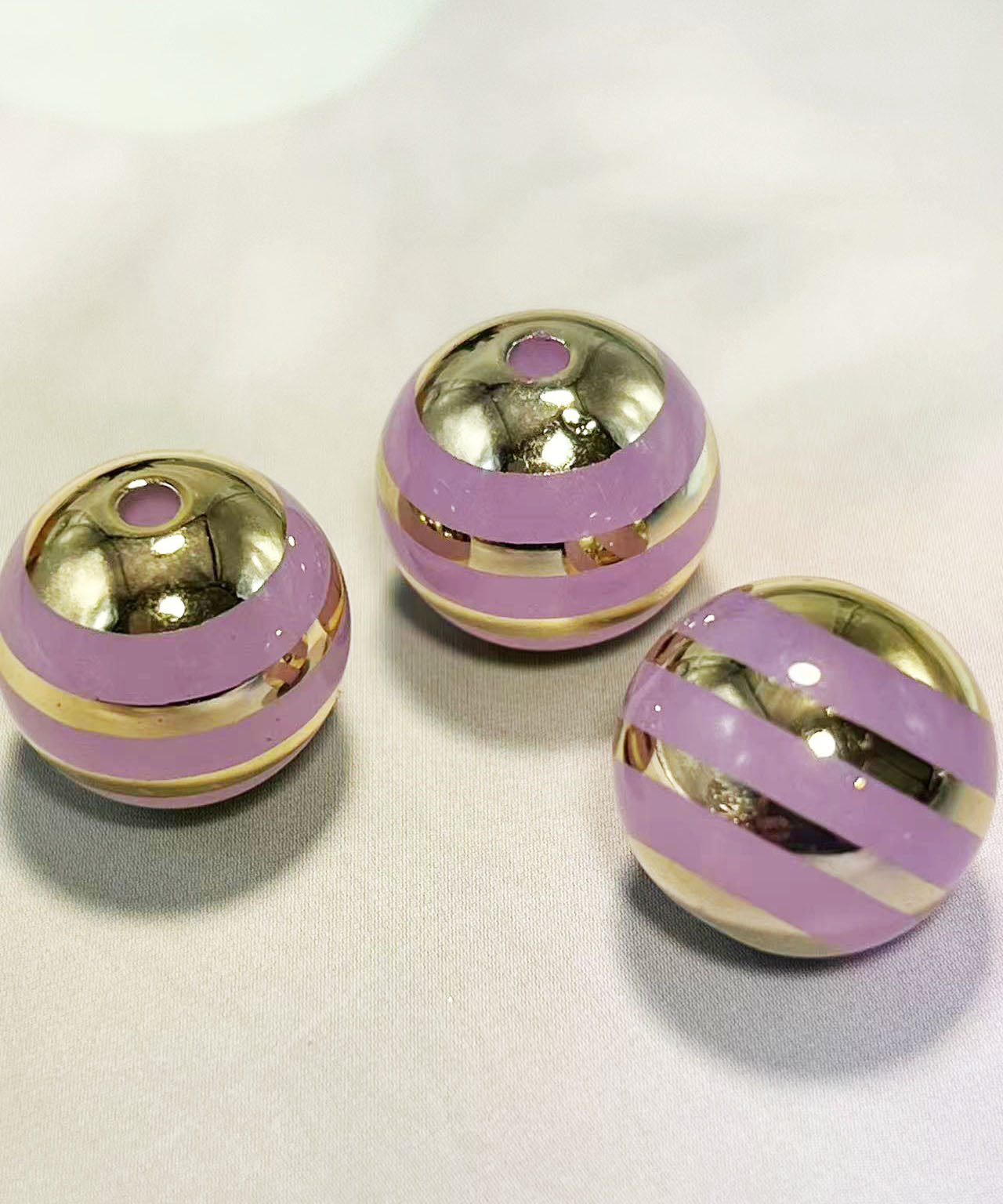 【晴空ストーリーシリーズ】｜ラベンダー×金彩ストライプビーズ・幻想的な輝き