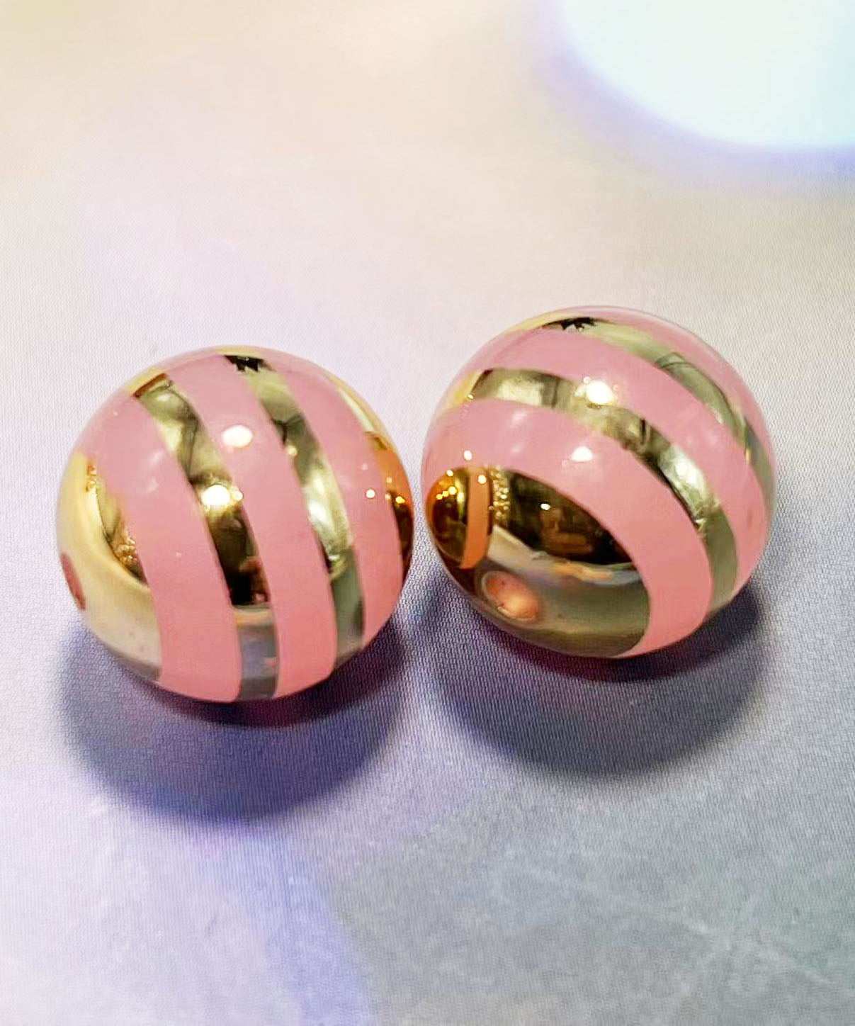 【晴空ストーリーシリーズ】｜ベビーピンク×金彩ストライプビーズ・幻想的な輝き