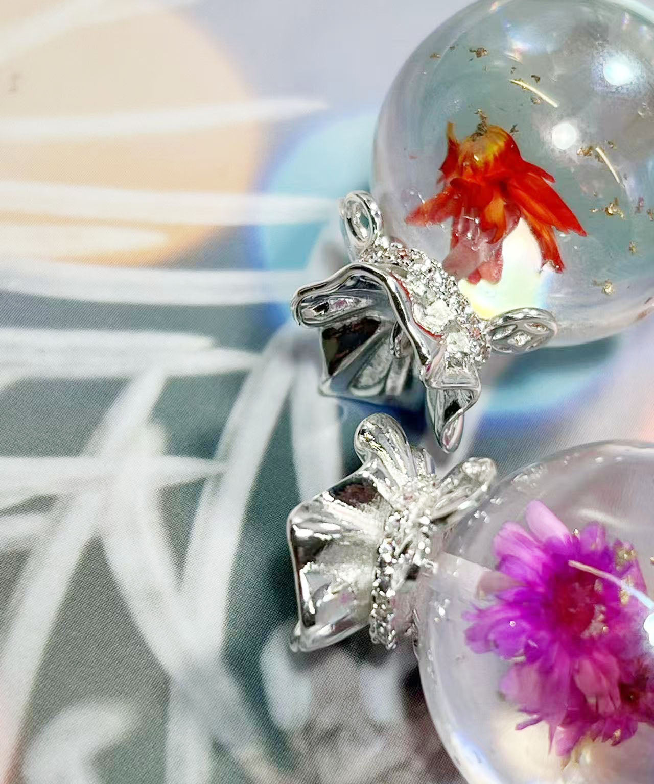 25㎜半穴ビーズ用・ラインストーン付き 花冠風 ヒートン シルバー