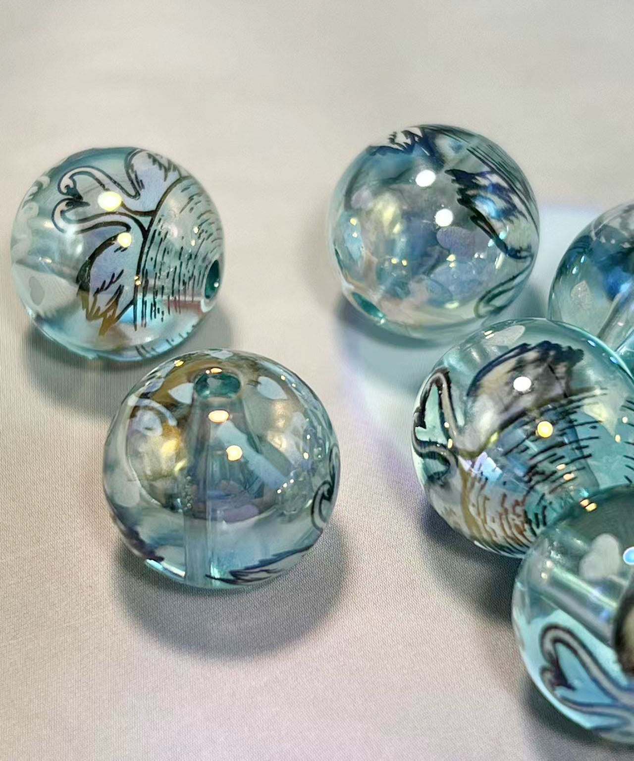 16mm鏡花水月シリーズ｜No.3水色・白鳥｜幻想モチーフ入りレジンビーズ