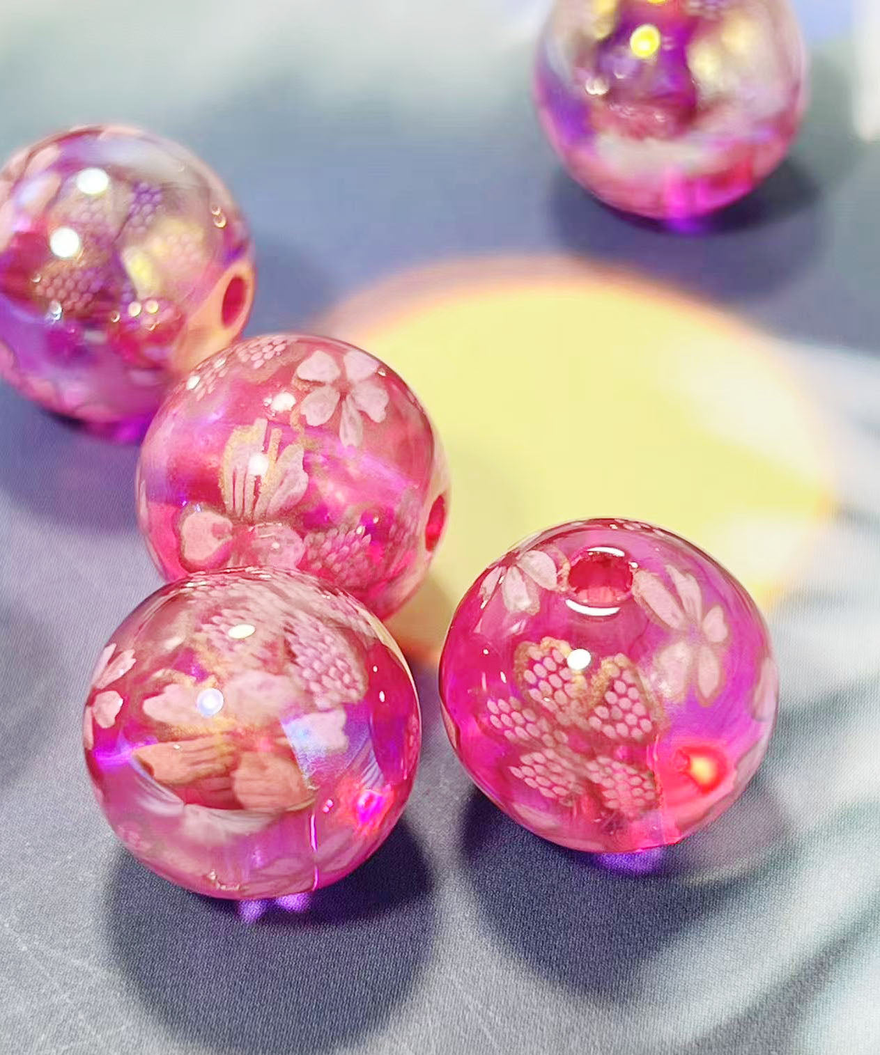 16mm鏡花水月シリーズ｜No.12濃ピンク・桜｜幻想モチーフ入りレジンビーズ