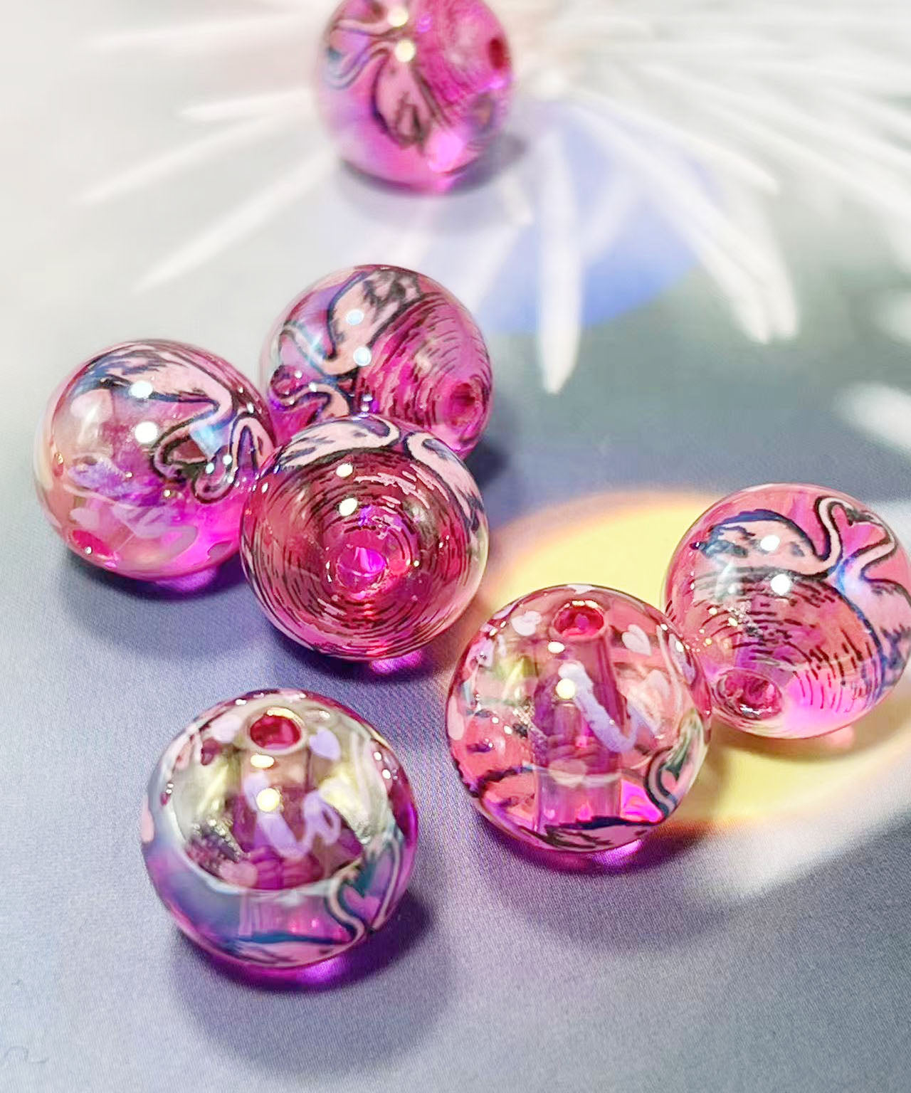 16mm鏡花水月シリーズ｜No.13濃ピンク・白鳥｜幻想モチーフ入りレジンビーズ