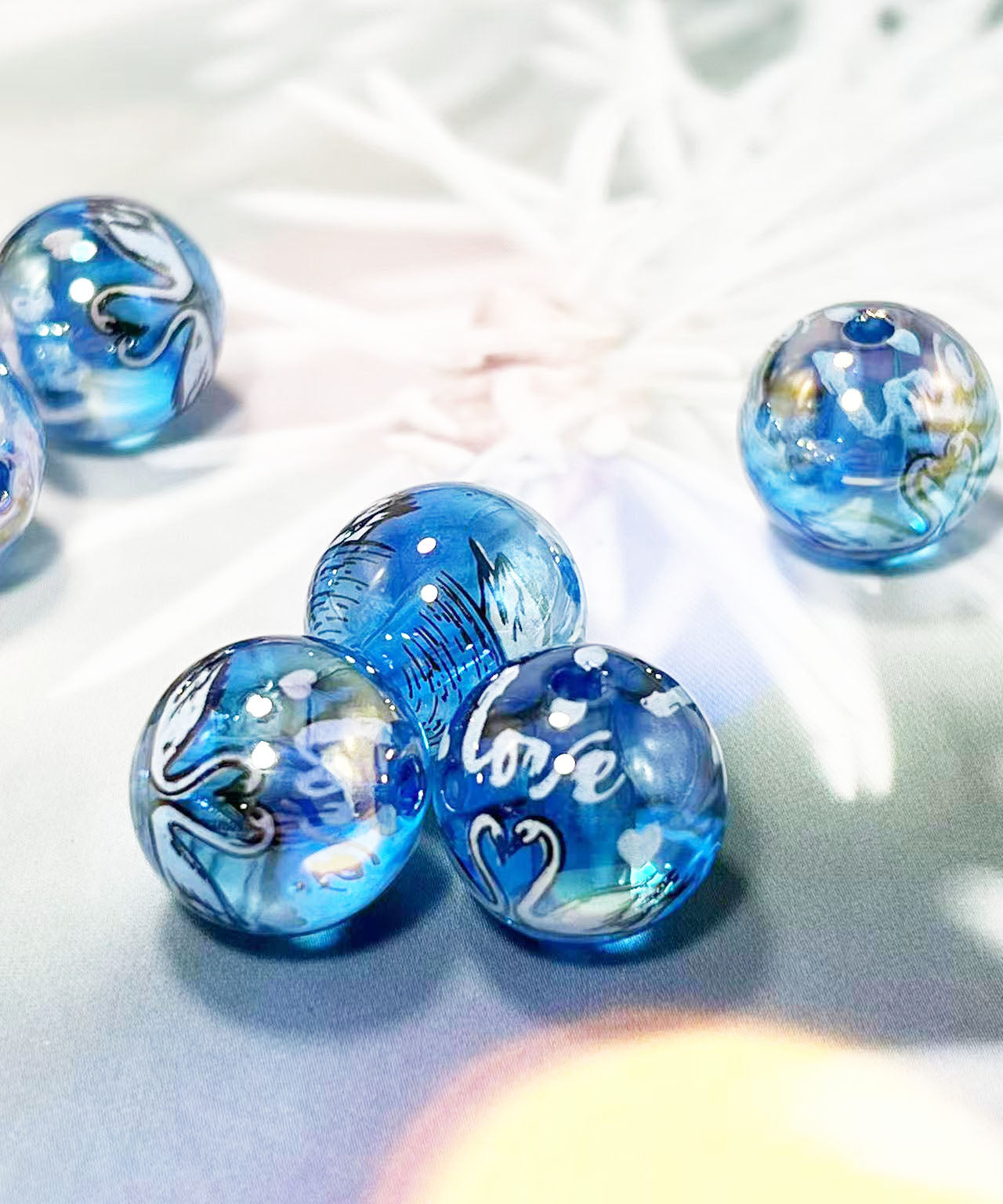 16mm鏡花水月シリーズ｜No.15青・白鳥｜幻想モチーフ入りレジンビーズ