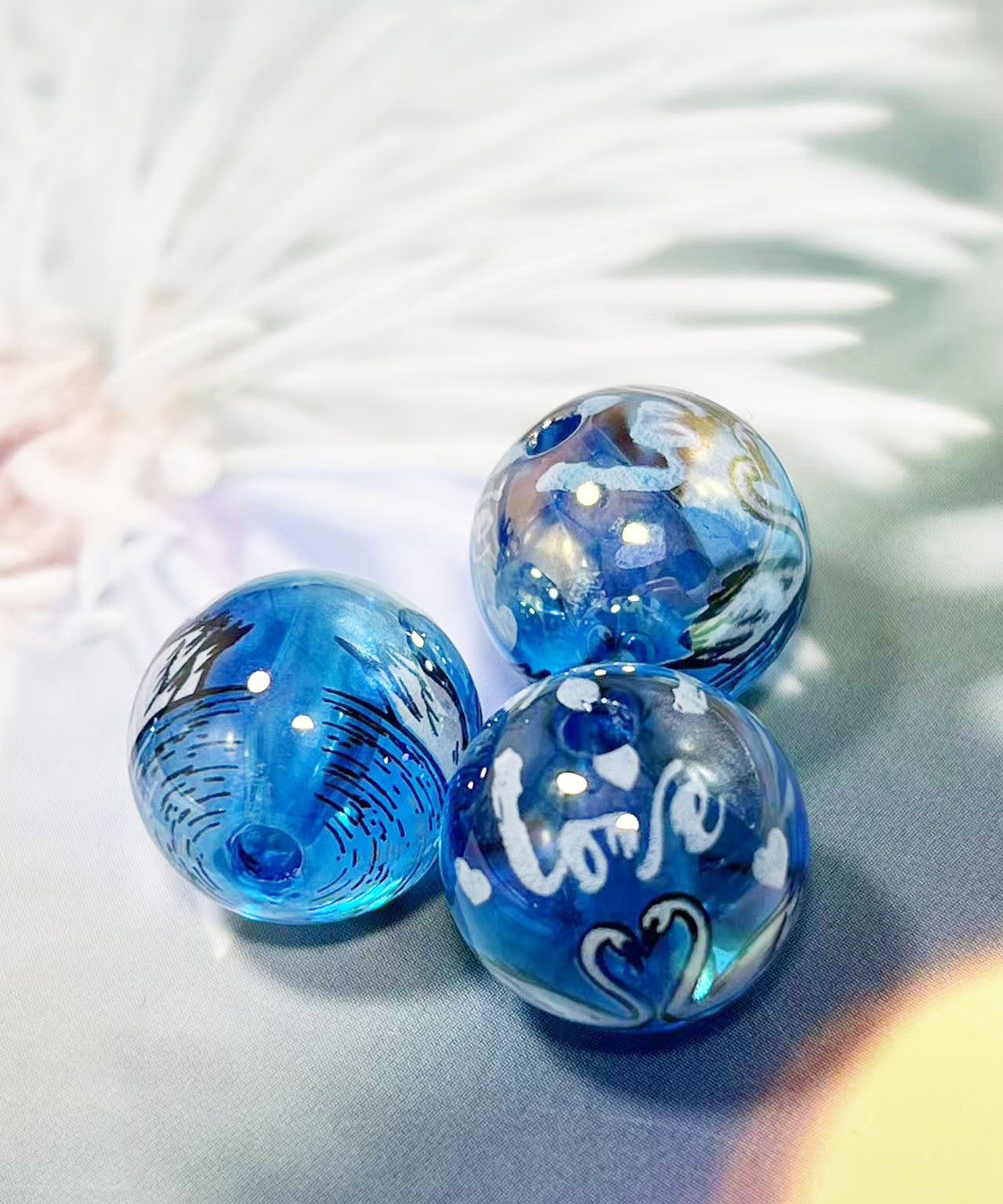 16mm鏡花水月シリーズ｜No.15青・白鳥｜幻想モチーフ入りレジンビーズ