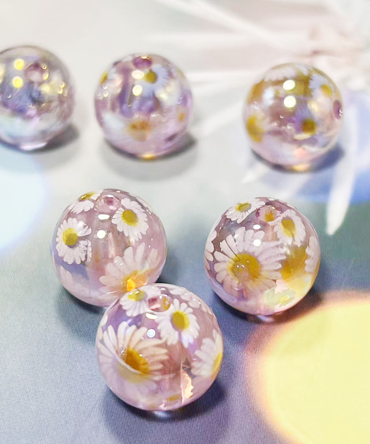 16mm鏡花水月シリーズ｜No.20薄紫・マーガレット｜幻想モチーフ入りレジンビーズ