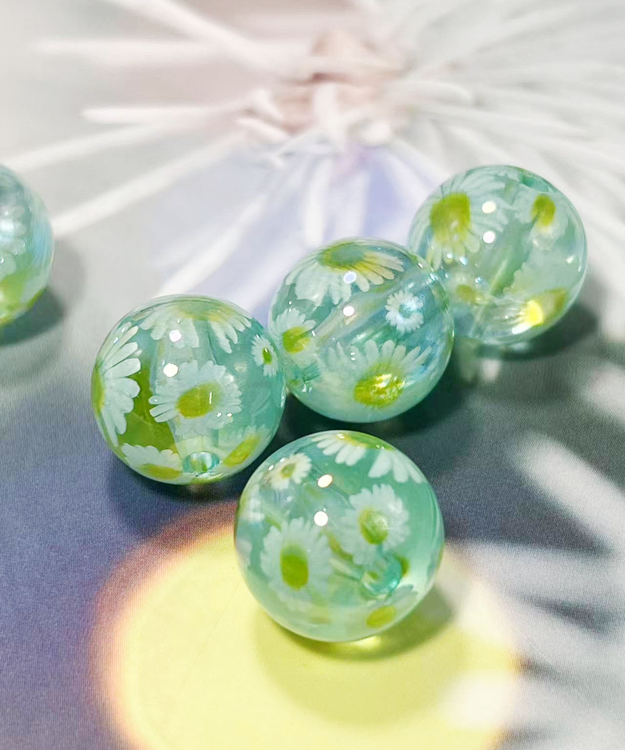 16mm鏡花水月シリーズ｜No.21ミント・マーガレット｜幻想モチーフ入りレジンビーズ