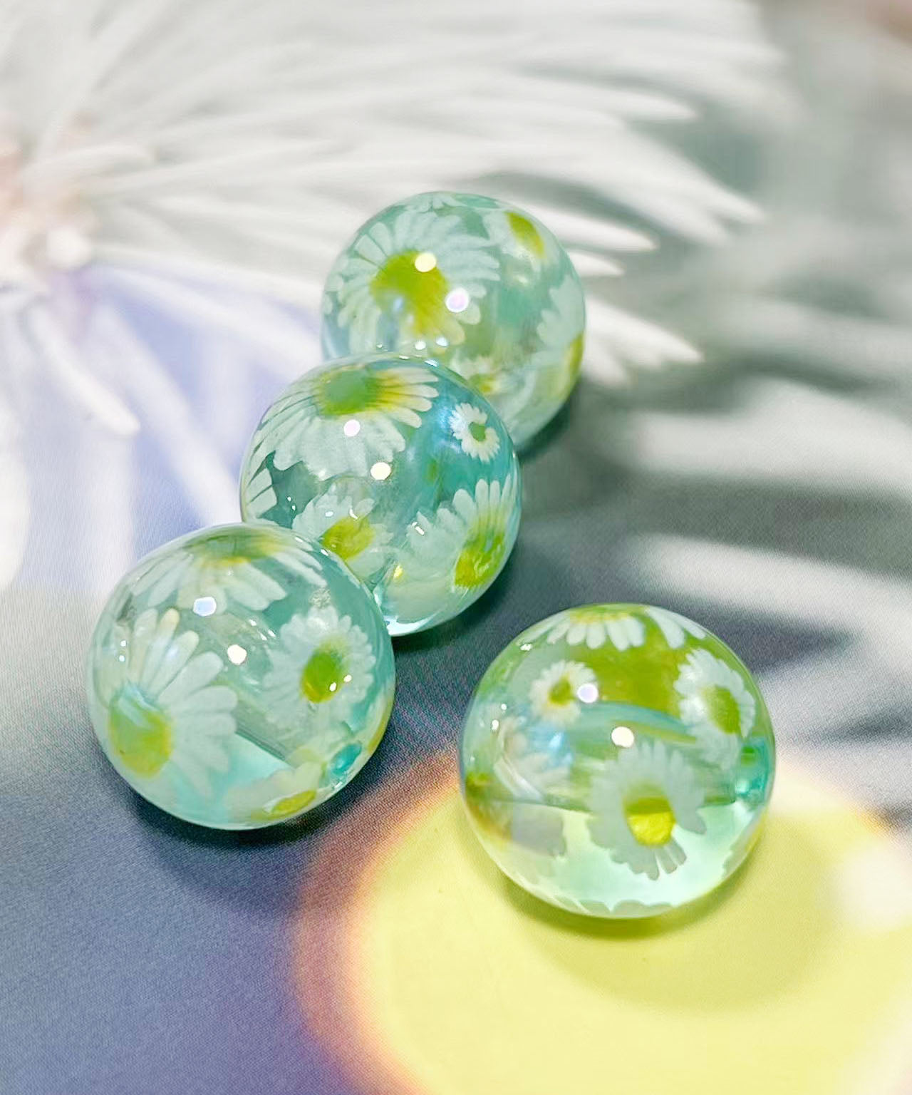 16mm鏡花水月シリーズ｜No.21ミント・マーガレット｜幻想モチーフ入りレジンビーズ