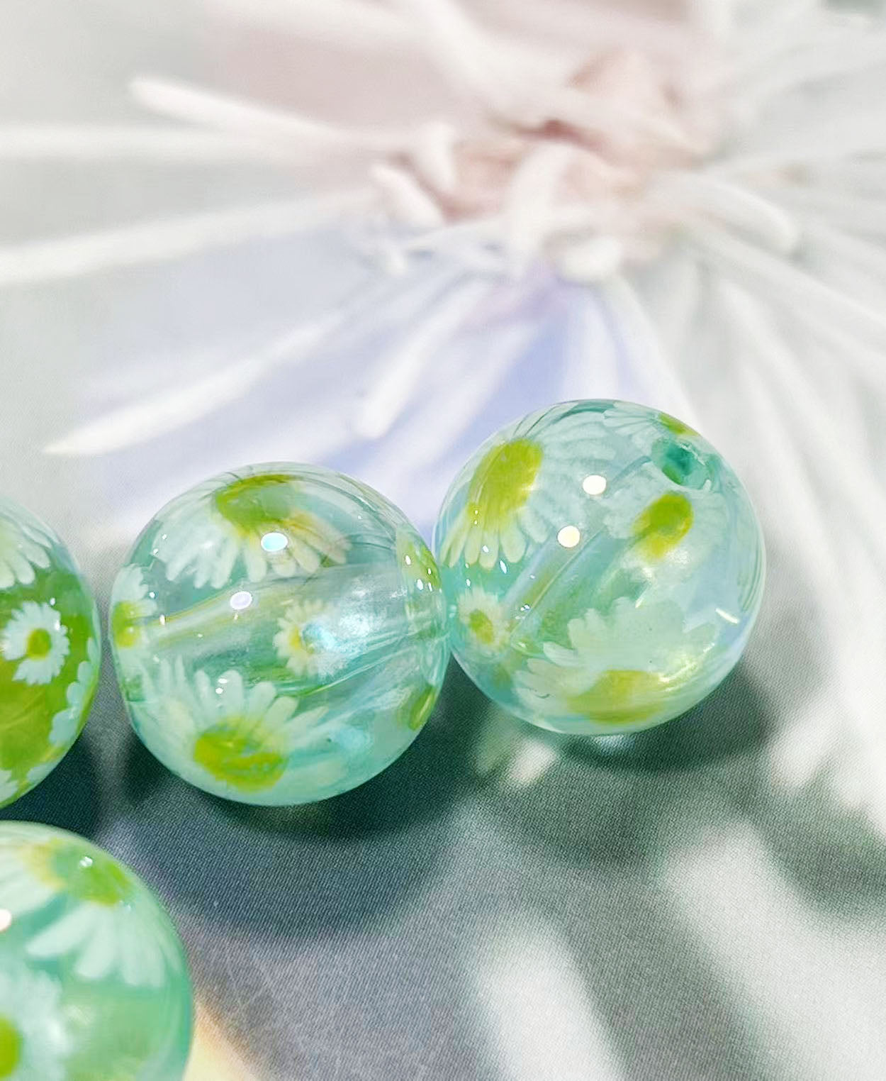 16mm鏡花水月シリーズ｜No.21ミント・マーガレット｜幻想モチーフ入りレジンビーズ