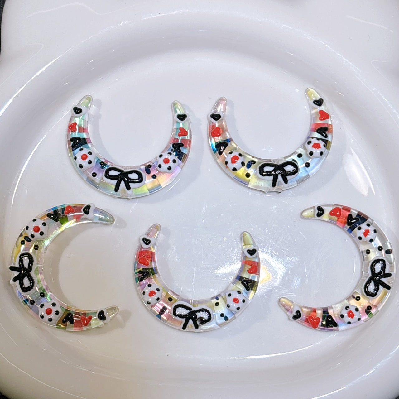 月のペイントビーズ