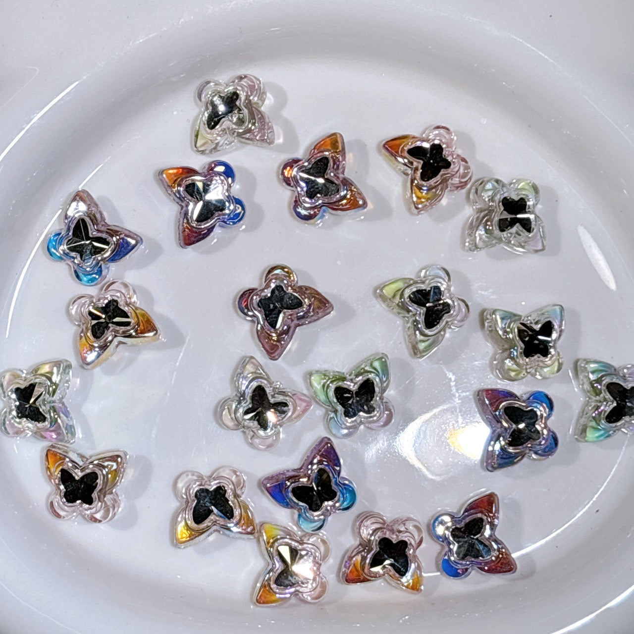 ラインストーン付きビーズ　蝶