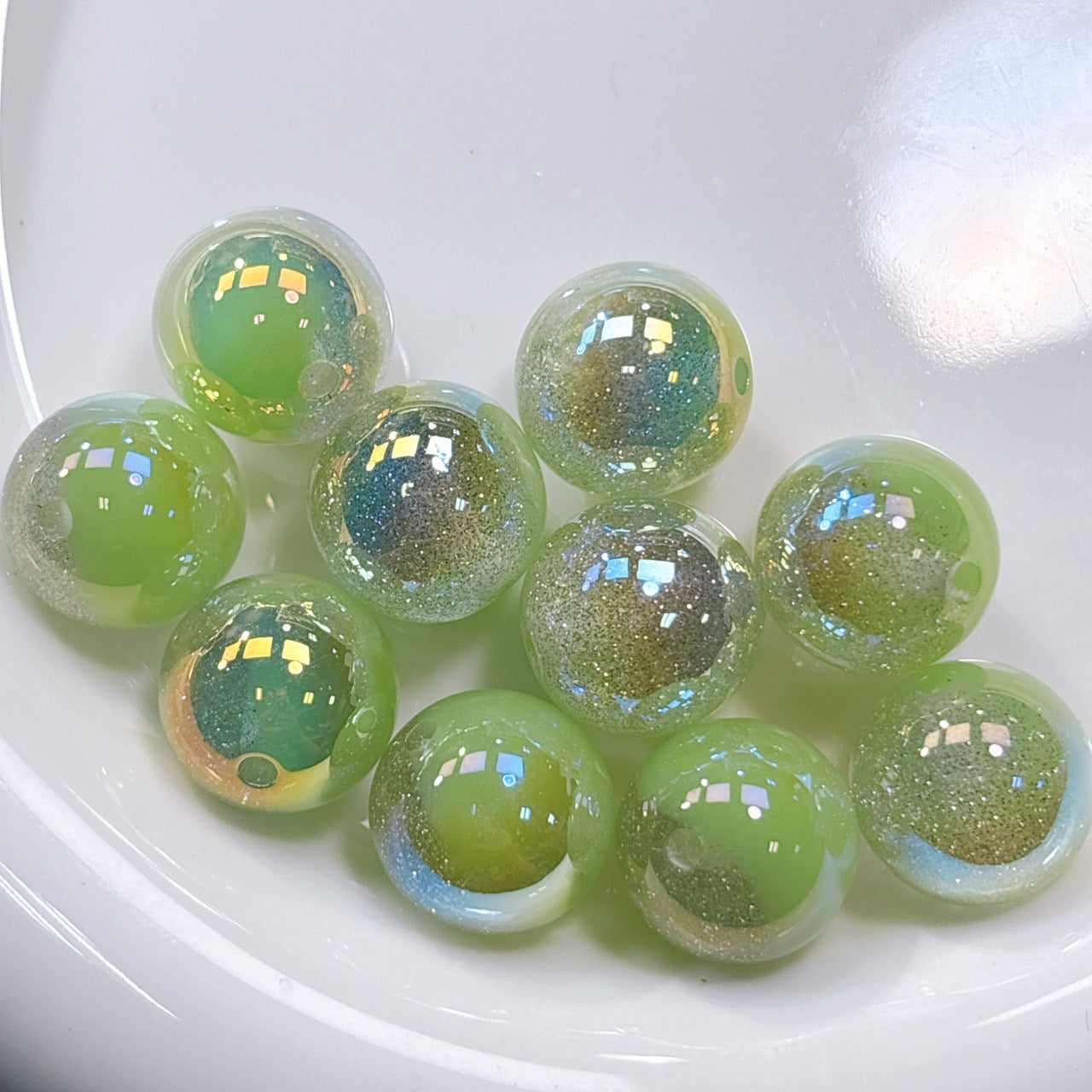 星空デュエットシリーズ No.8マスカットグリーン 光学ビーズ 16㎜