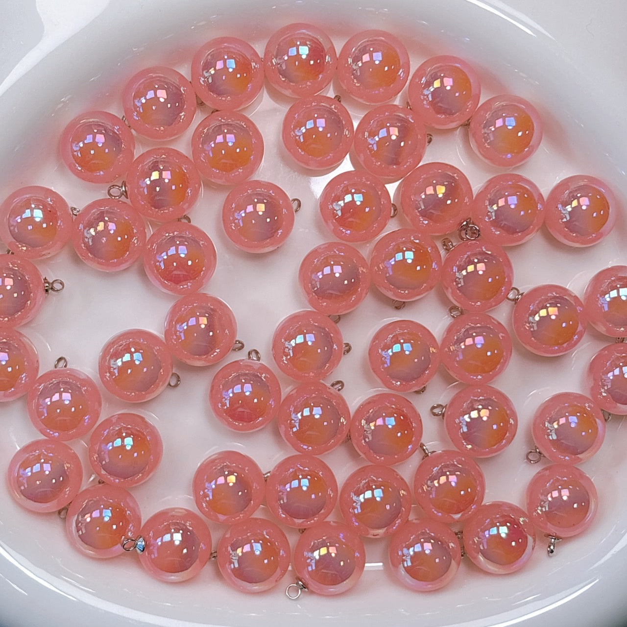 ミルキーグロウシリーズ No.2サクラ カン付き光学ビーズ 16㎜