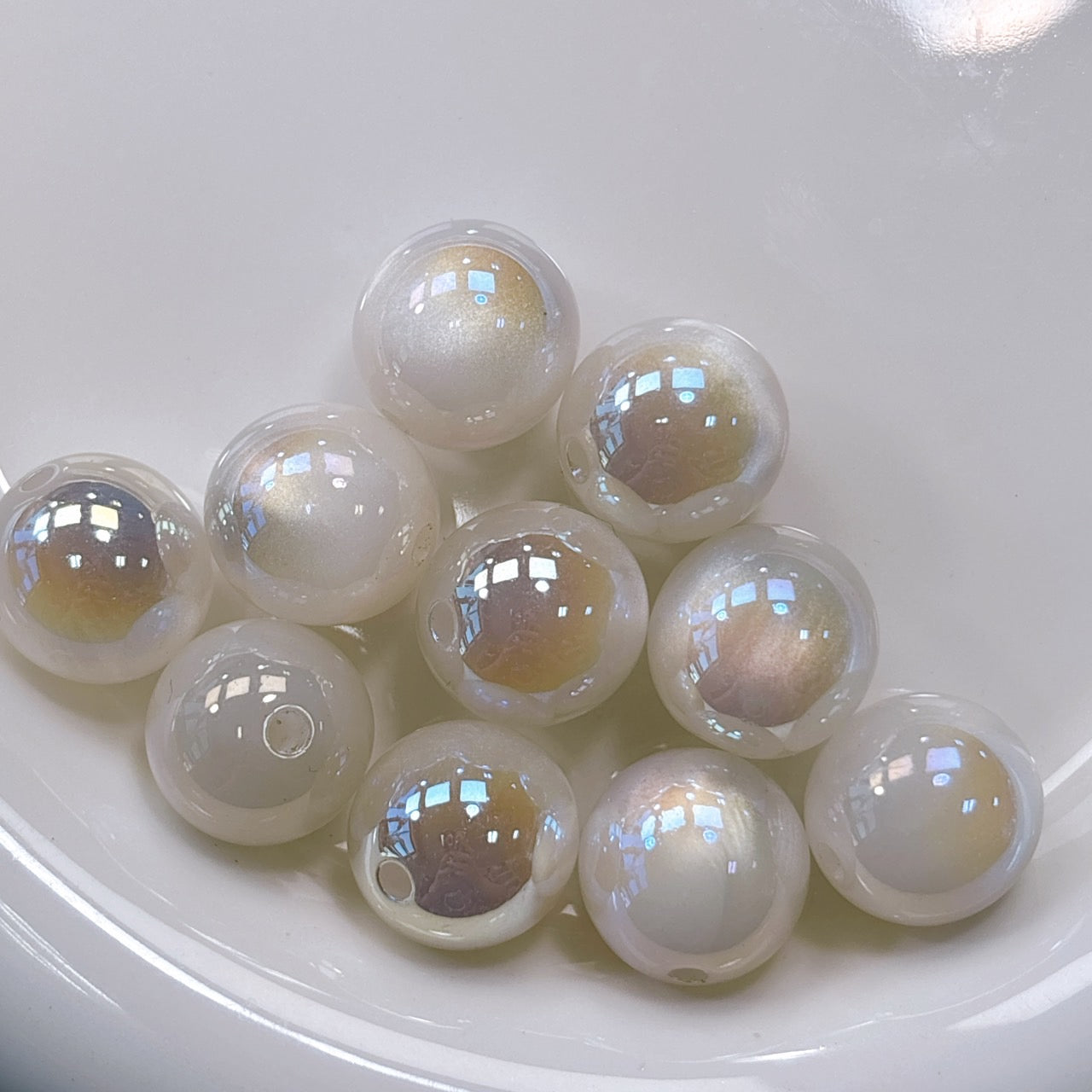 【再入荷】シラーミラージュシリーズ No.1ホワイト 光学ビーズ 16㎜