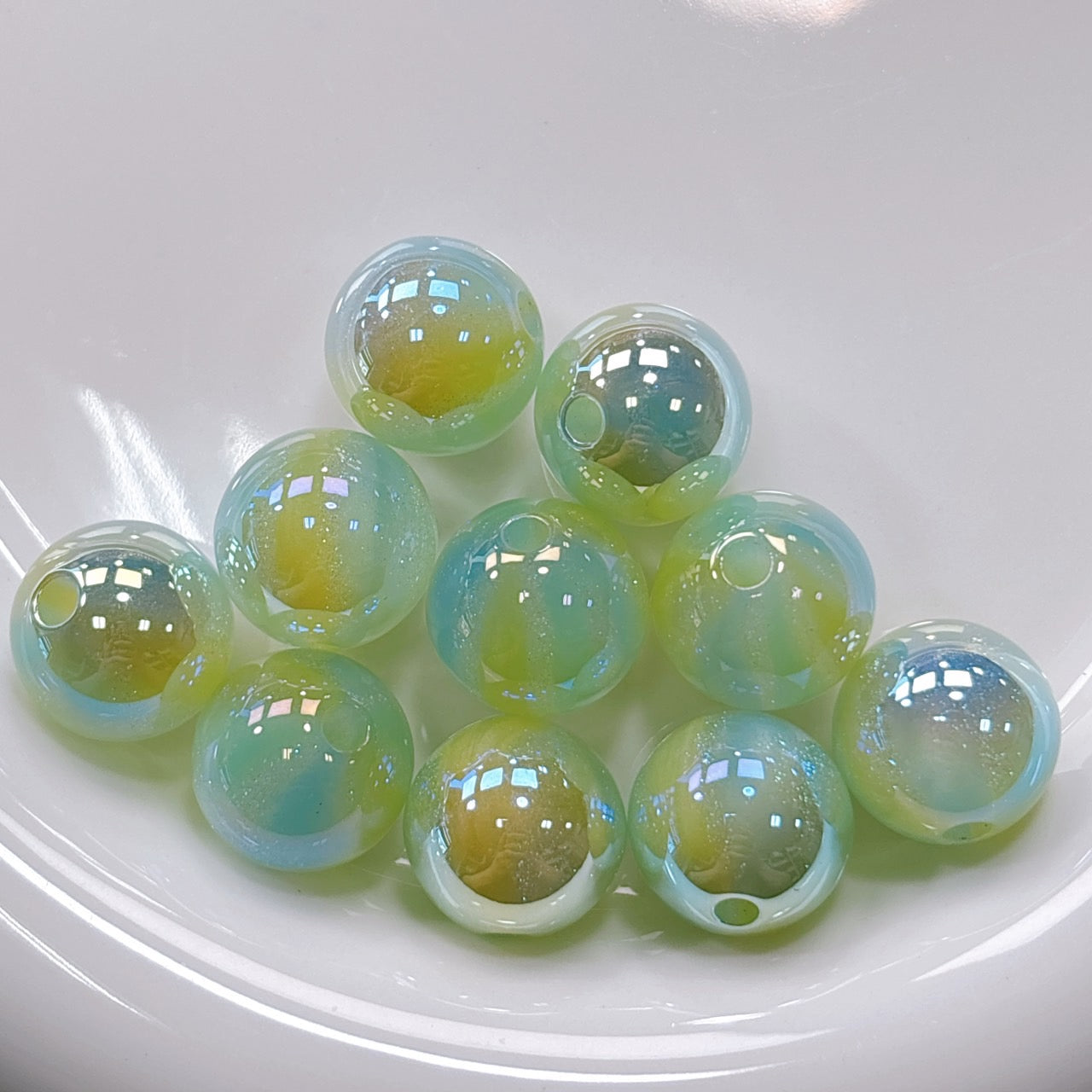 煌線飴シリーズ No.7黄緑系 光学ビーズ 16㎜