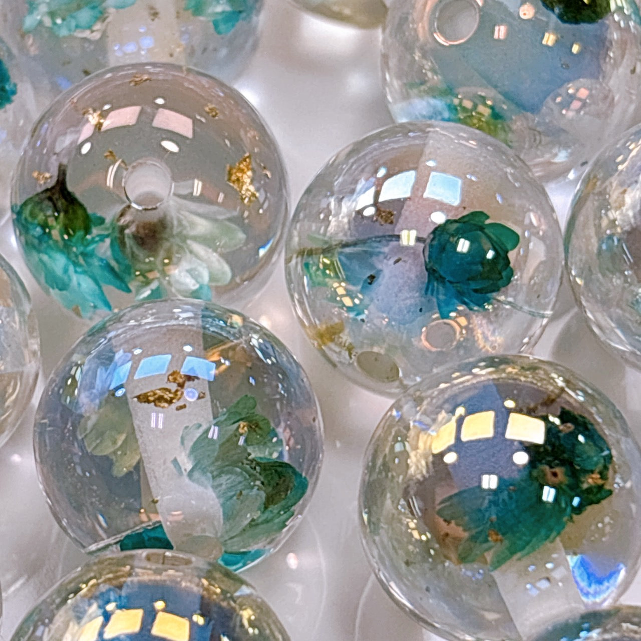 夢花綴シリーズ No.1緑 ドライフラワー・金箔入り 光学ビーズ 16㎜