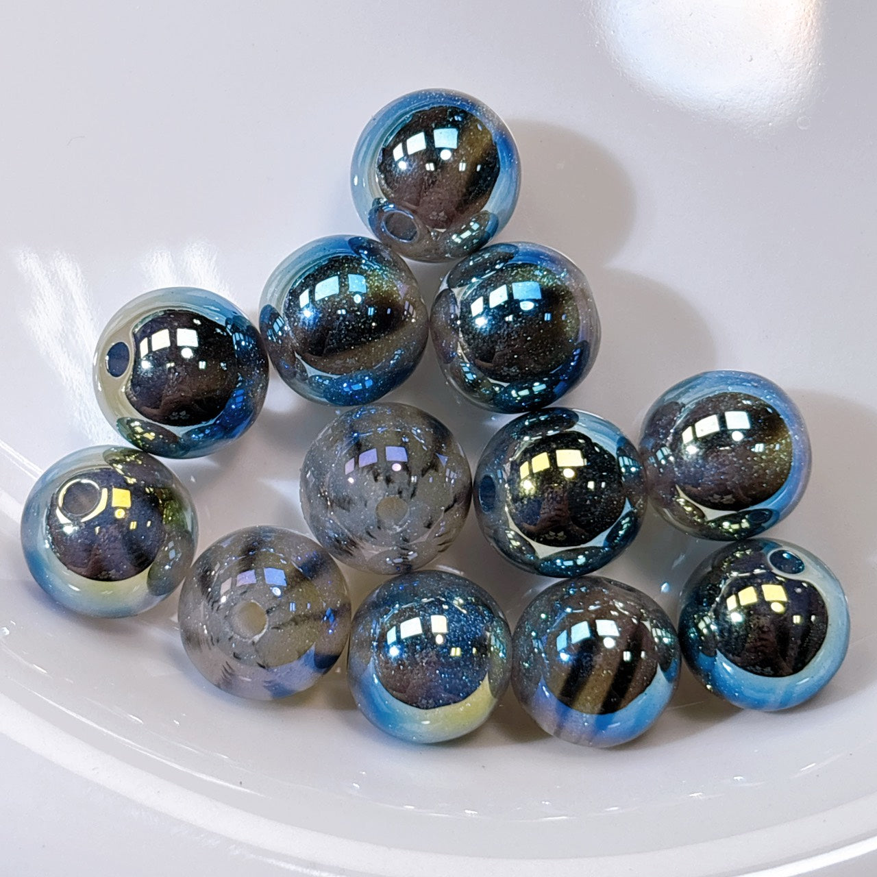 ふんわり縞模様 黒色 光学ビーズ 12㎜