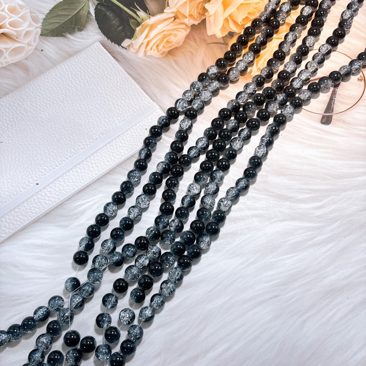 爆裂ハーフカラー ガラスビーズ クリア 1連 (10㎜)