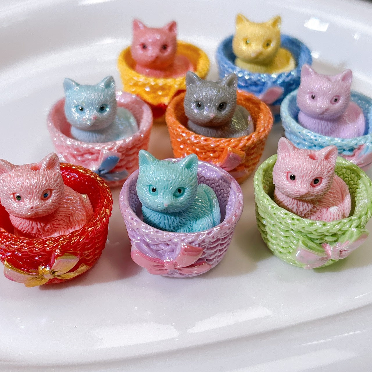 カゴに入った猫ちゃん ビーズ 25×26㎜