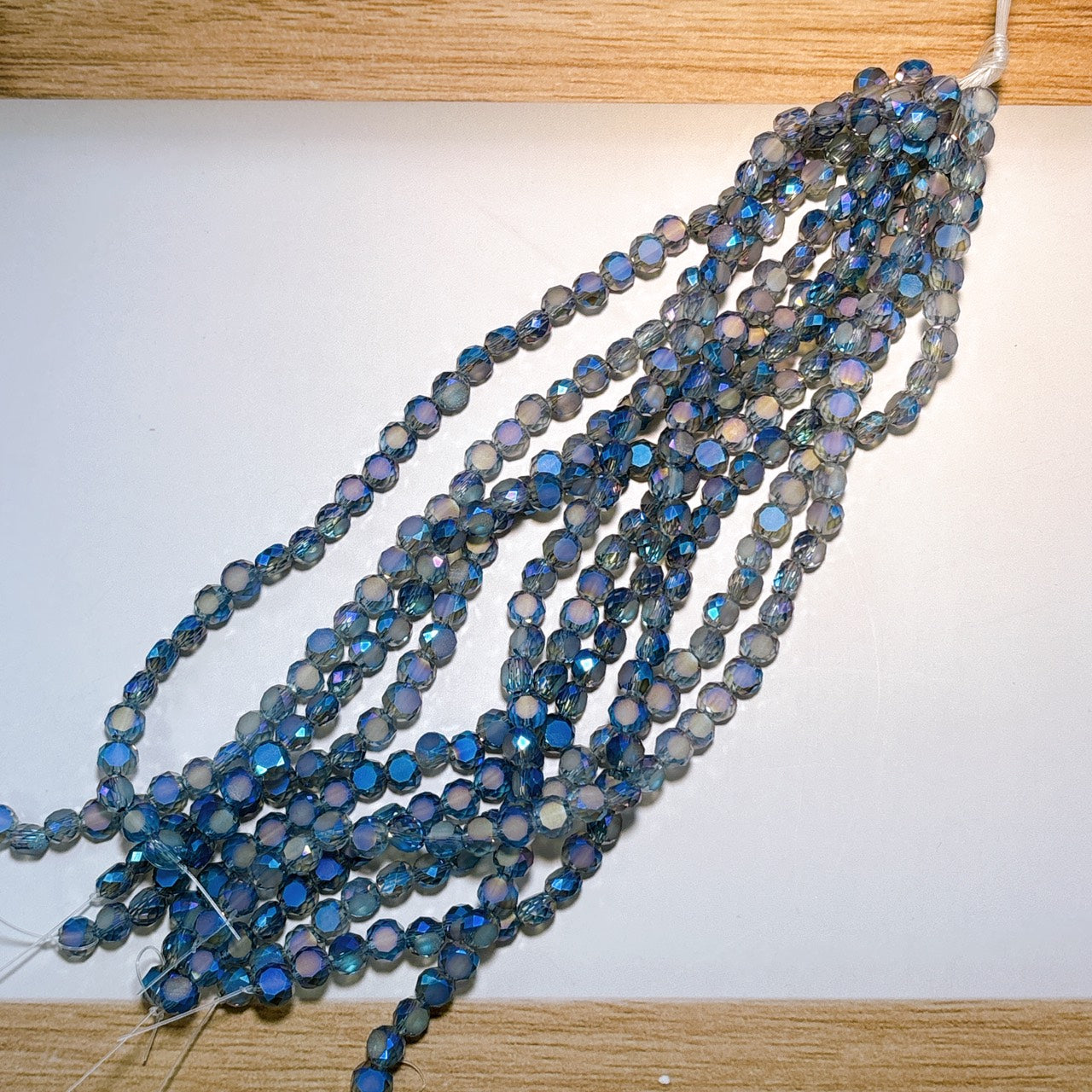 【特価】高品質 多面カット ガラスビーズ 青系 (4㎜)